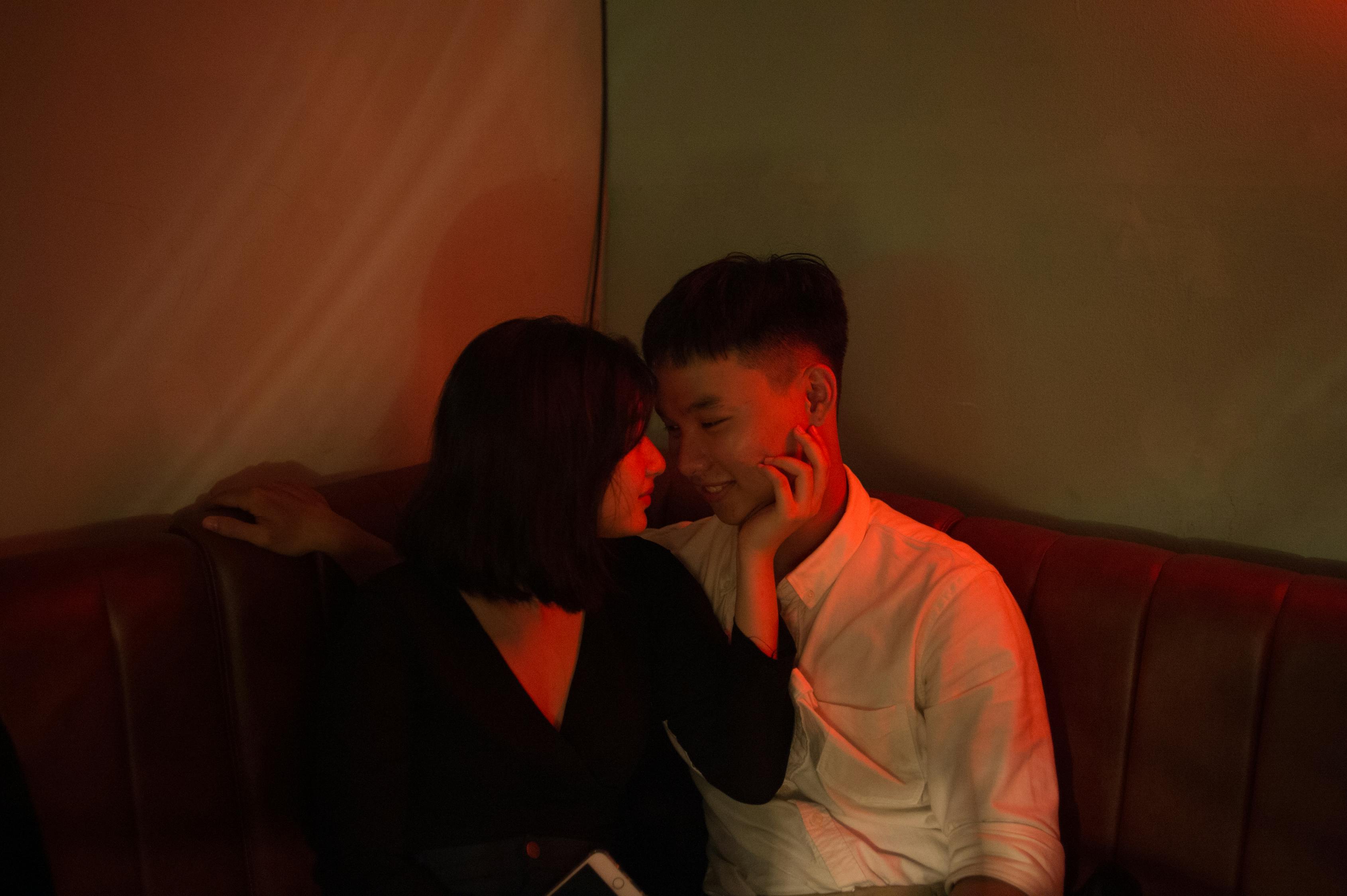 失聯(lián)三十年姐妹重逢后的糾葛與決裂，人生經(jīng)歷中的悲歡離合